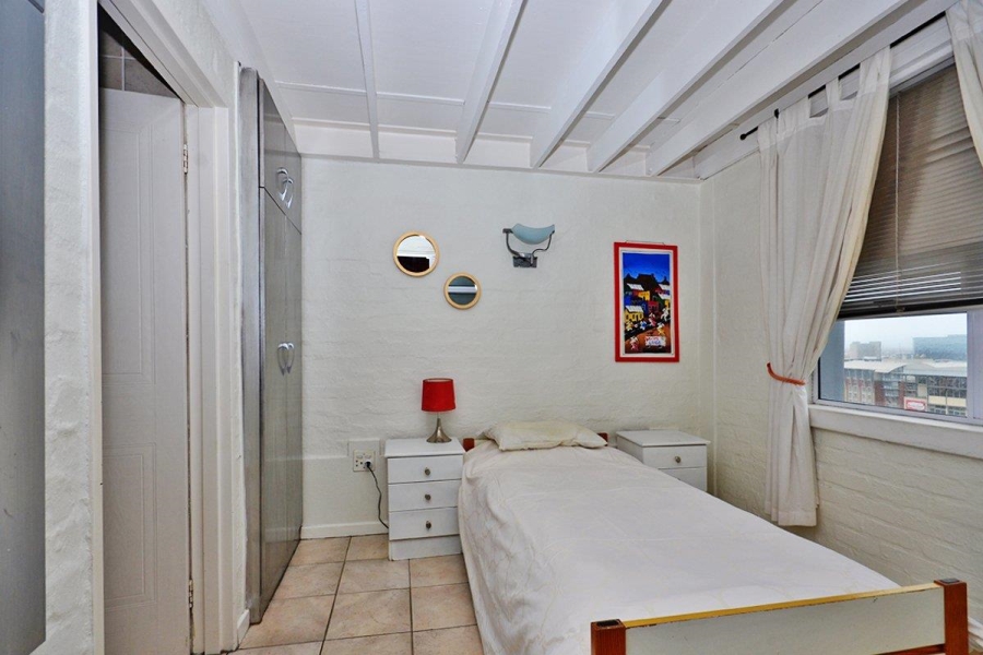 To Let 2 Bedroom Property for Rent in Green Point Western Cape